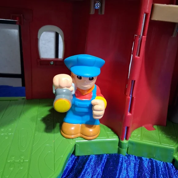 Battat- Farm Set With Figures - Picture 7 of 16